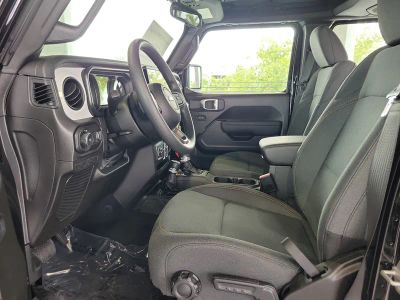 2026 Jeep Wrangler — photo 17 view