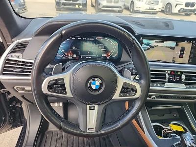 2022 BMW X7 — interior view