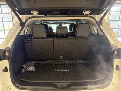 2023 Toyota Highlander L - Photo 18