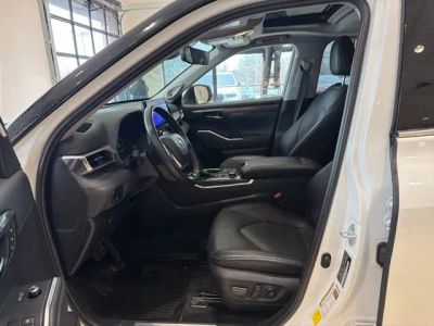 2023 Toyota Highlander L - Photo 9