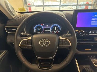 2023 Toyota Highlander L - Photo 14