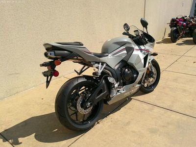 2026 Honda CBR600RRT - Photo 6