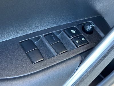 2025 Toyota Corolla Cross - Photo 13