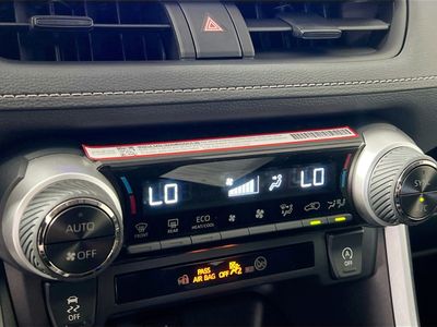 2025 Toyota RAV4 - Photo 23