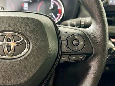 2025 Toyota RAV4 - Photo 17