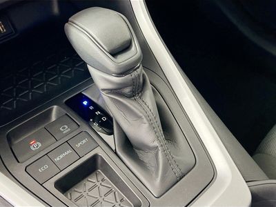 2025 Toyota RAV4 - Photo 21