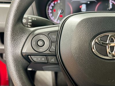 2025 Toyota RAV4 - Photo 16