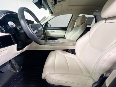 2025 Genesis GV70 — photo 9 view