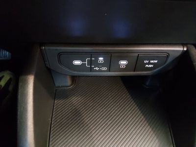 2025 Kia K4 — photo 17 view