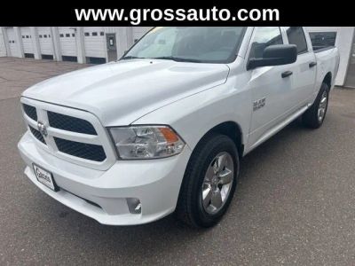 2017 RAM 1500 — interior view