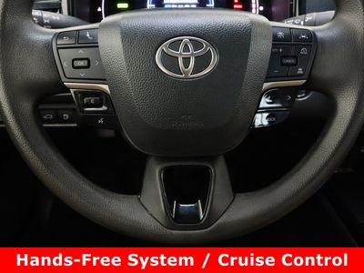 2025 Toyota Camry FWD - Photo 23