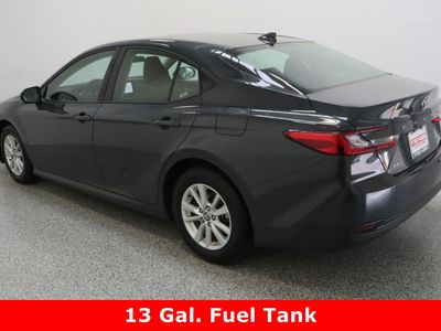 2025 Toyota Camry FWD - Photo 9