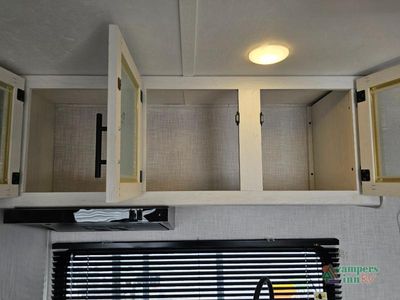 2023 Dutchmen RV Coleman Rubicon — photo 21 view