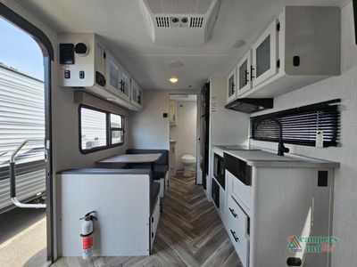 2023 Dutchmen RV Coleman Rubicon — photo 9 view