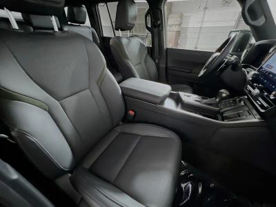 2025 Lexus GX — photo 28 view