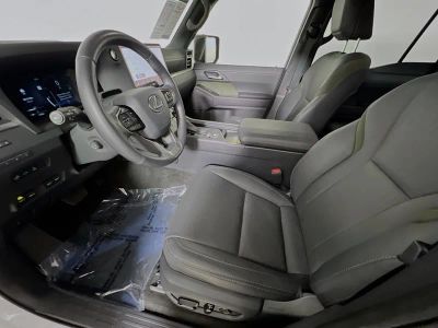 2025 Lexus GX — photo 12 view