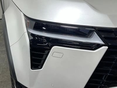 2025 Lexus GX — photo 9 view