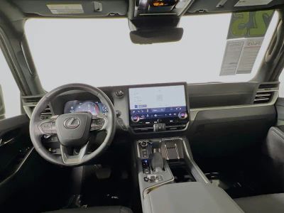 2025 Lexus GX — photo 27 view