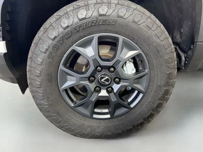2025 Lexus GX — photo 10 view