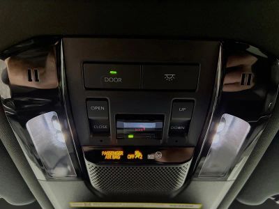 2025 Lexus GX — photo 18 view