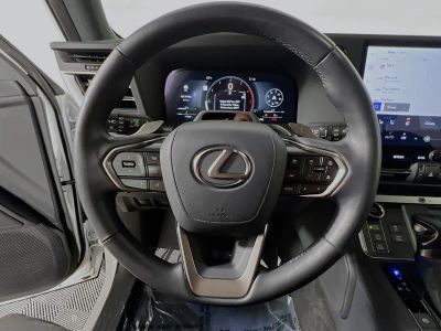 2025 Lexus GX — photo 15 view