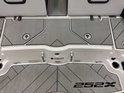 2025 Yamaha 252 XE - Photo 8