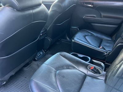 2021 Toyota Highlander - Photo 4