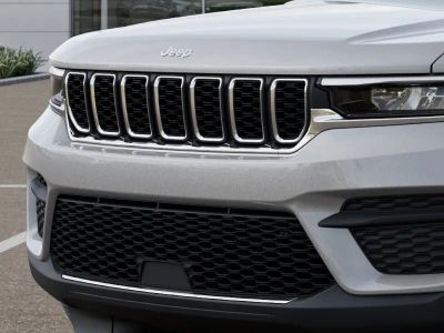 2026 Jeep Grand Cherokee — photo 11 view
