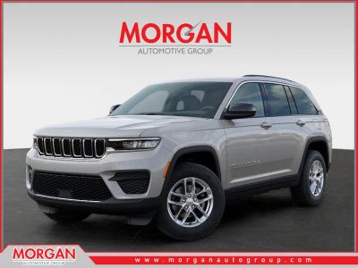 2026 Jeep Grand Cherokee Laredo in Silver — front three-quarter view