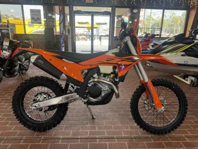 2026 KTM 450 XCF-W — front three-quarter view