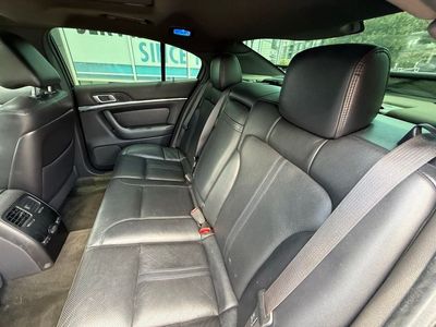 2012 Lincoln MKS — photo 9 view