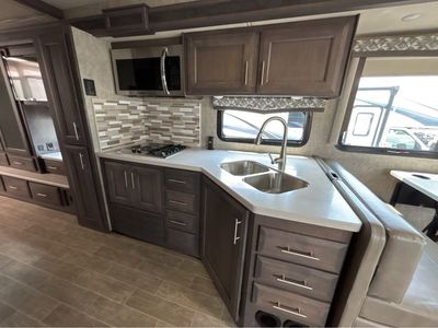 2021 Thor Omni - Photo 12