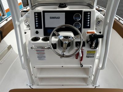 2024 Robalo R222 - Photo 15