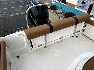 2024 Robalo R222 - Photo 10