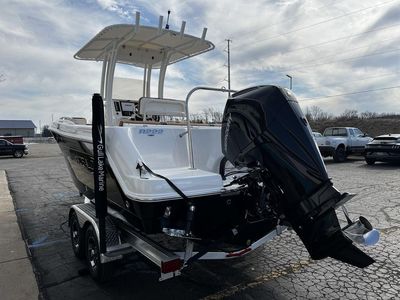 2024 Robalo R222 - Photo 5