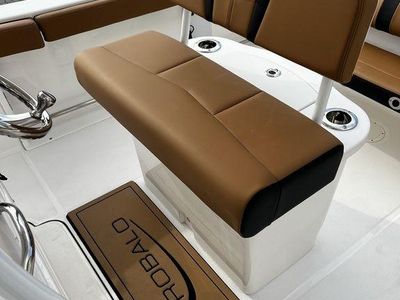 2024 Robalo R222 - Photo 13