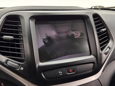 2016 Jeep Cherokee - Photo 18