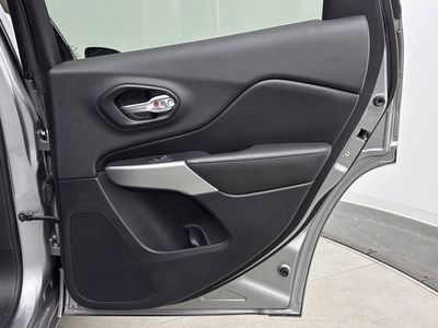 2016 Jeep Cherokee - Photo 28