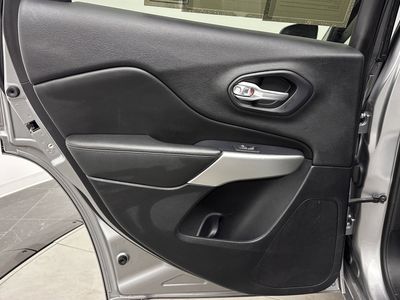 2016 Jeep Cherokee - Photo 21