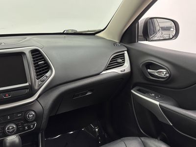 2016 Jeep Cherokee - Photo 25