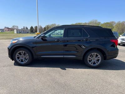 2023 Ford Explorer — side profile view