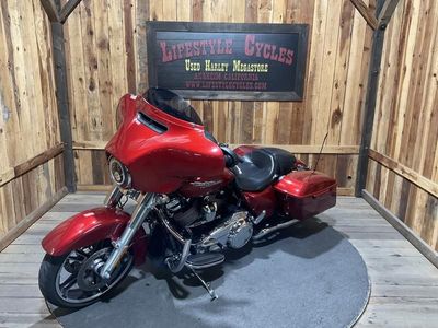 2018 Harley-Davidson Street Glide - Photo 2