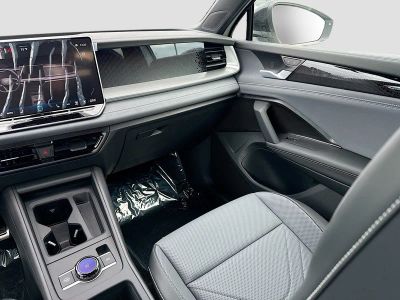 2026 Volkswagen Tiguan — photo 19 view