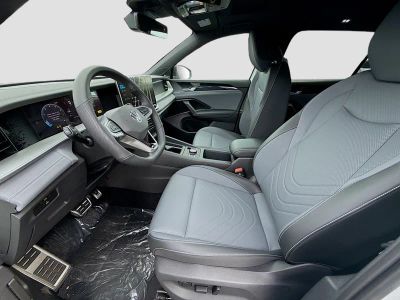 2026 Volkswagen Tiguan — photo 17 view