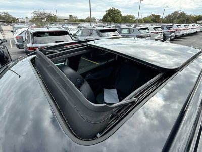 2026 Volkswagen Tiguan — photo 16 view