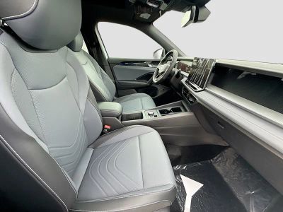 2026 Volkswagen Tiguan — photo 25 view