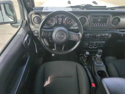 2020 Jeep Wrangler — photo 16 view