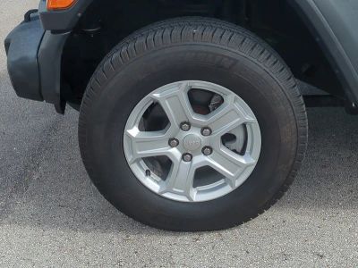 2020 Jeep Wrangler — photo 11 view