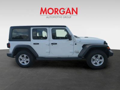 2020 Jeep Wrangler — interior view