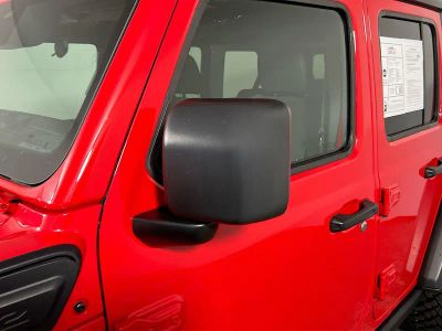 2025 Jeep Wrangler — photo 10 view